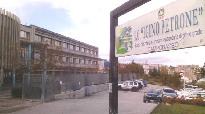 Petrone scuola