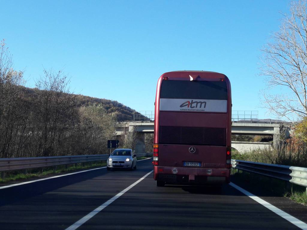 autobus-atm-145396