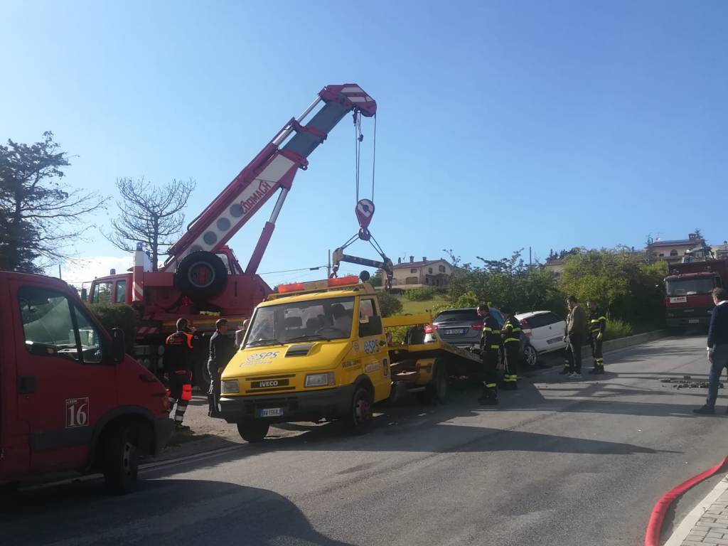 fuga-gas-incidente-colle-api-vigili-del-fuoco-polizia-150790