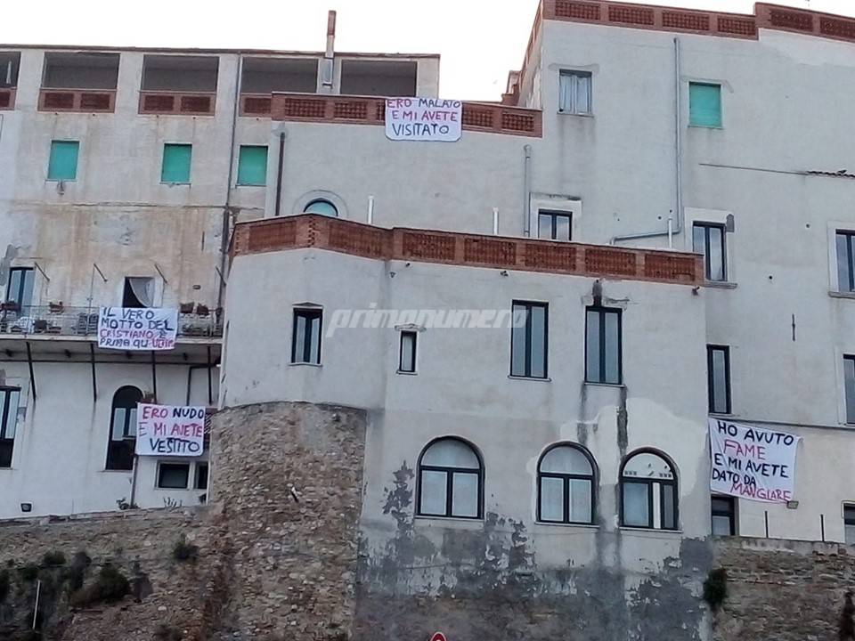 striscioni Salvini Termoli