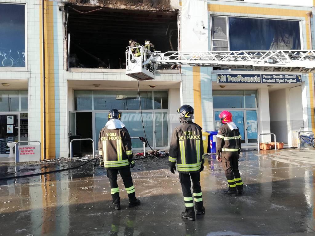 Incendio centro accoglienza Campomarino