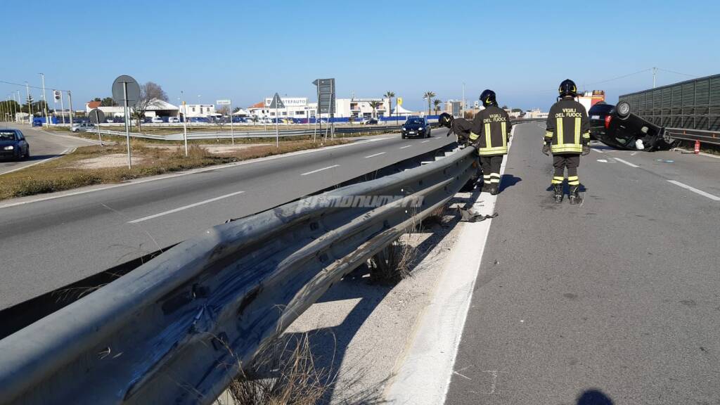 Auto ribaltata termoli