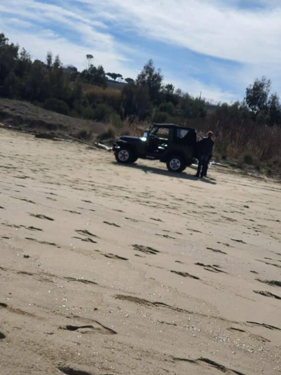 Auto su dune Petacciato