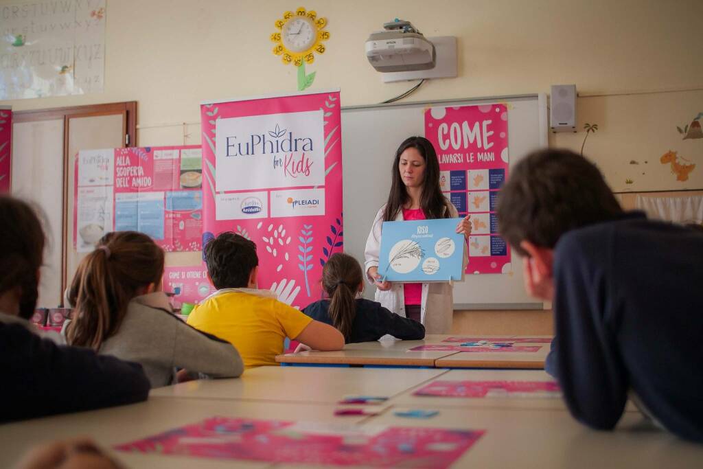 euphidra bimbi scuola lavarsi le mani