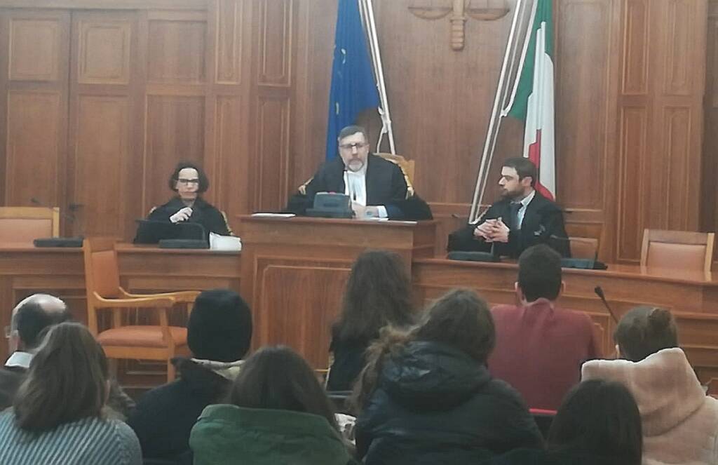 Avvocati attori con studenti