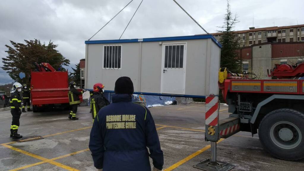 container protezione civile ospedale Cardarelli