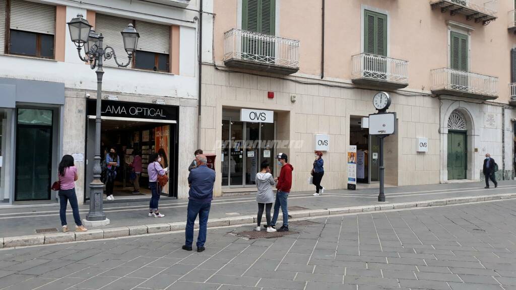 Campobasso riparte: negozi aperti e gente a passeggio