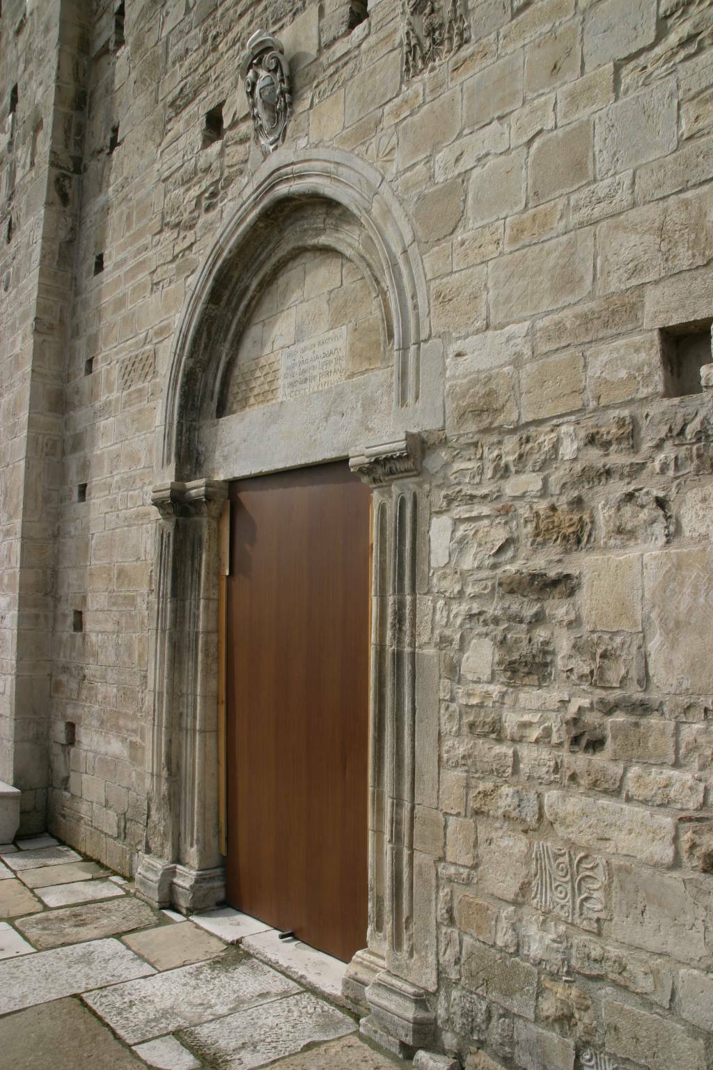 porta cattedrale guardialfiera