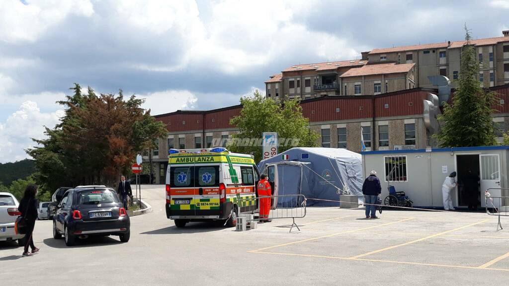 ambulanza ospedale Cardarelli