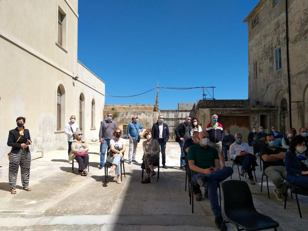 Centro Covid al Vietri, l'assemblea