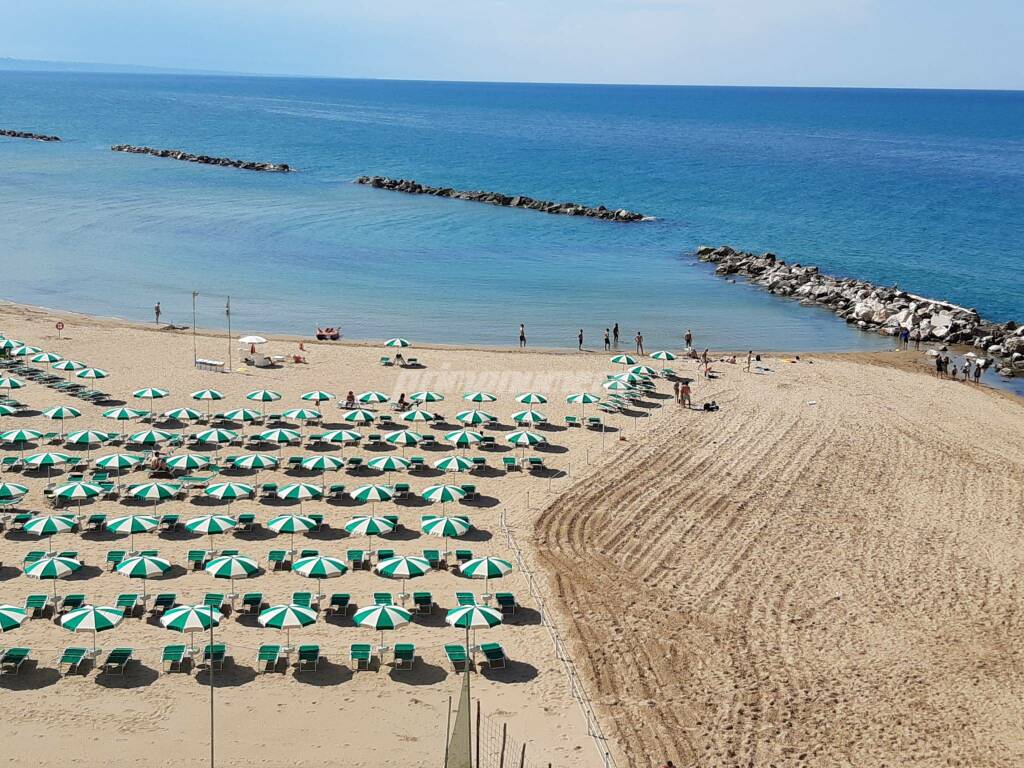 spiaggia cala sveva termoli