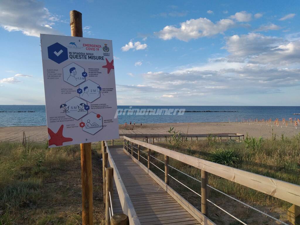 cartelloni anti covid accesso al mare spiaggia libera termoli