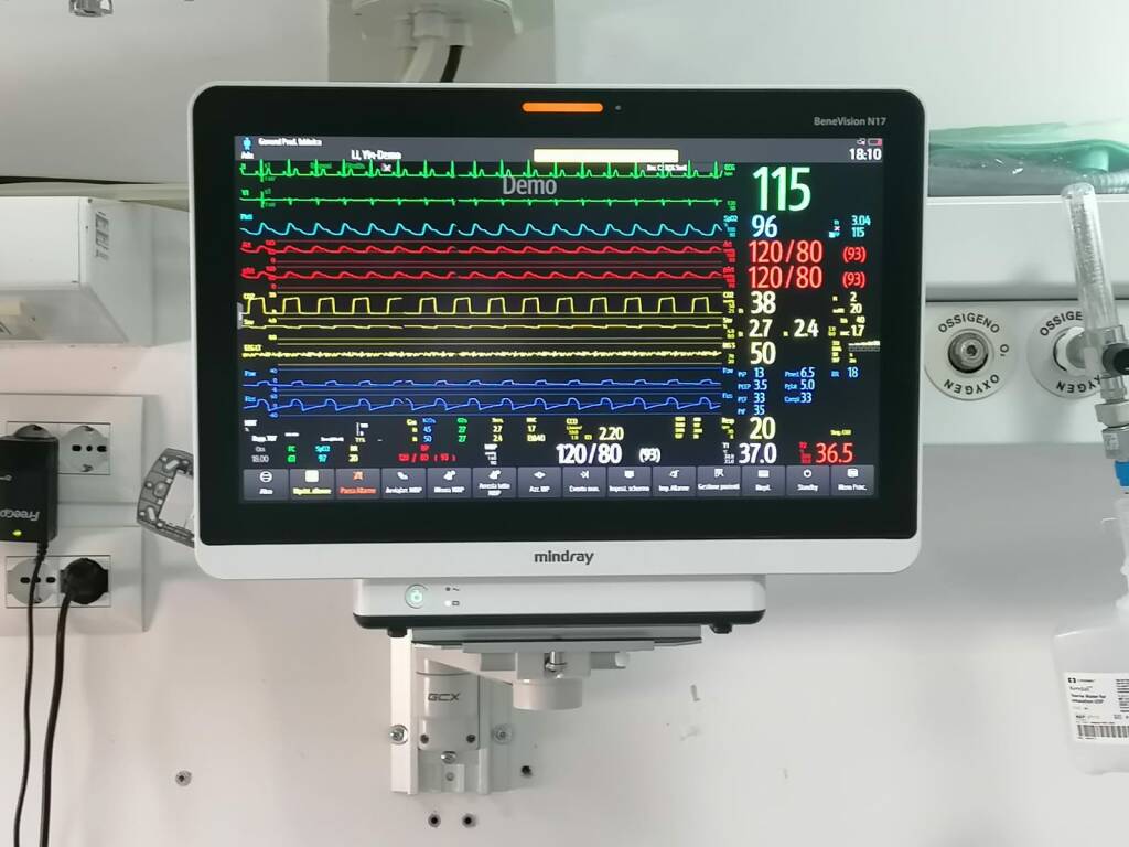 Monitor terapia intensiva rianimazione veneziale Isernia