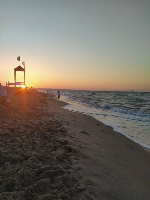 Matrimonio mare Petacciato spiaggia sposi