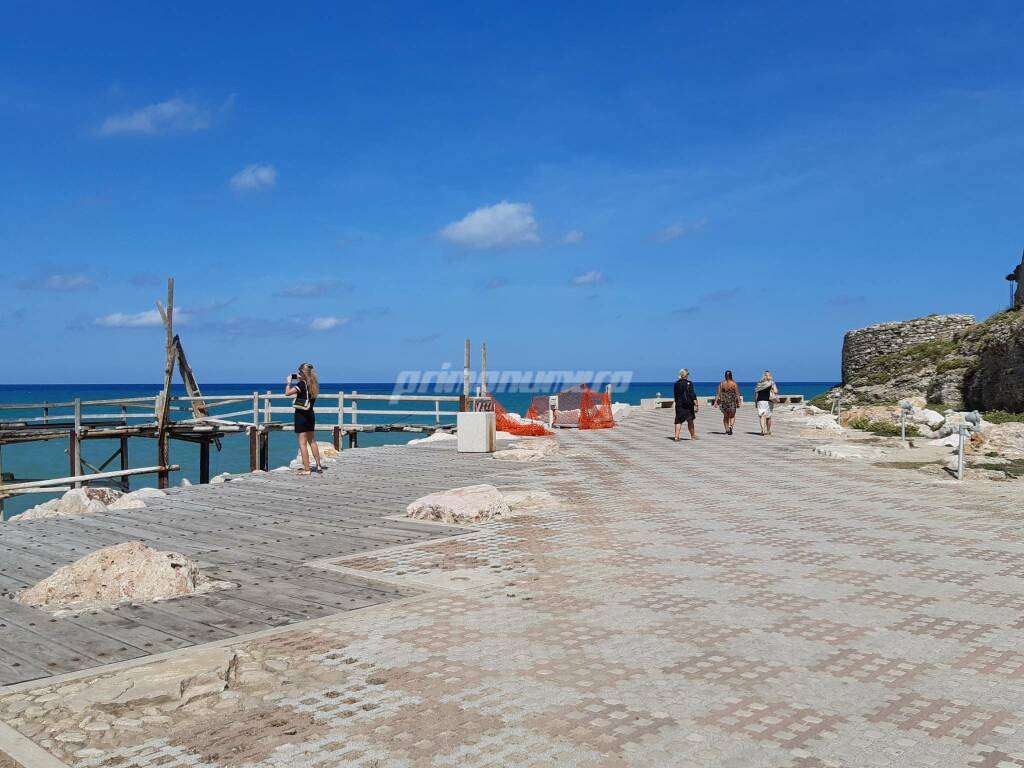 Trabucco rotto Termoli assi legno