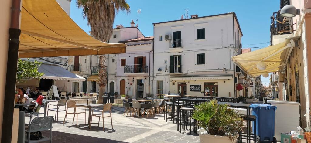 piazzetta marconi termoli bar