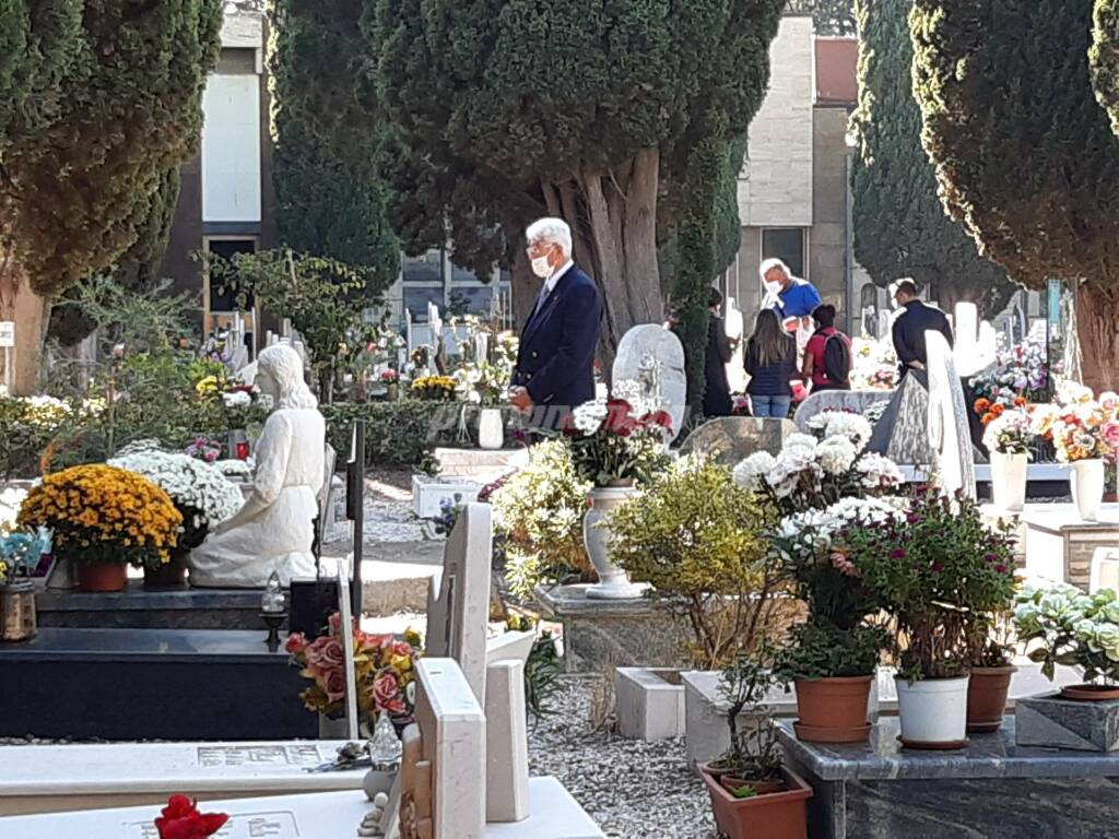 Cimitero 2 novembre mascherine