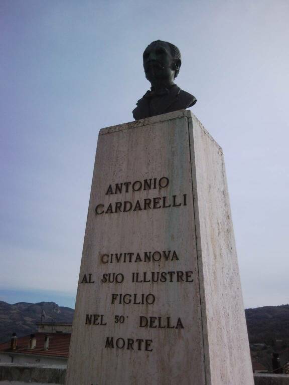 Busto Antonio Cardarelli