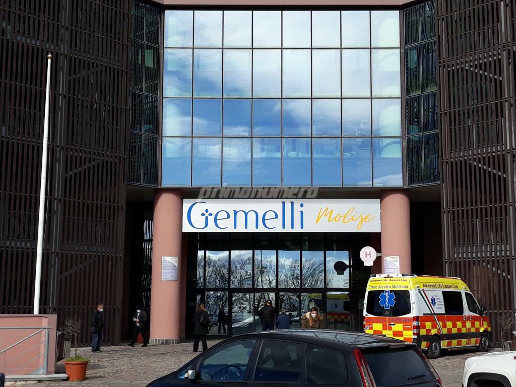 Gemelli Cattolica ambulanza 