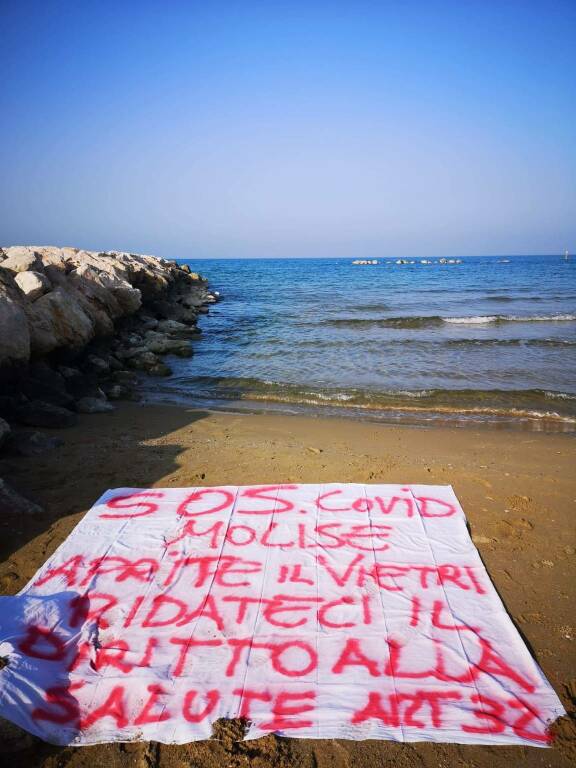 striscione sos molise lungomare termoli