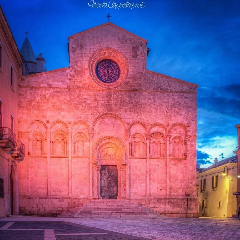 Cattedrale di Termoli rosa Giro d'Italia 