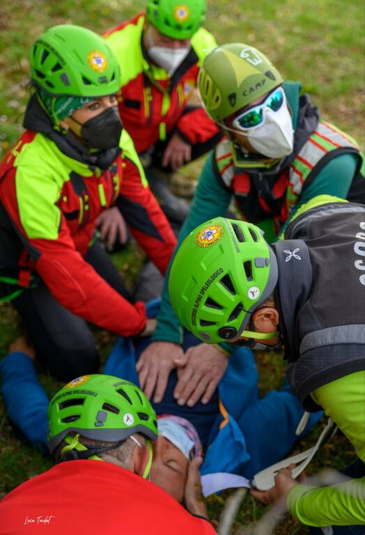 cnsas soccorso alpino speleologico addestramento