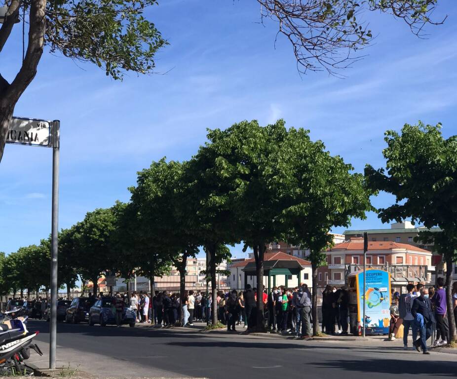 studenti polizia allarme bomba scientifico termoli