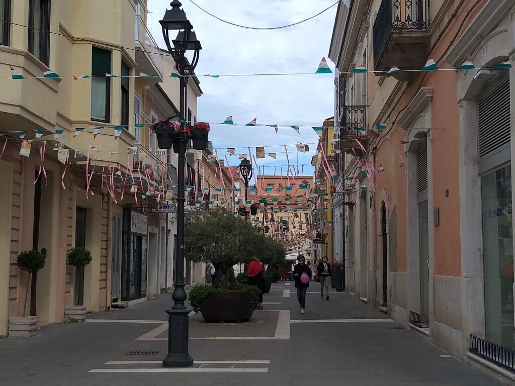 Vetrine in rosa per il Giro d'Italia