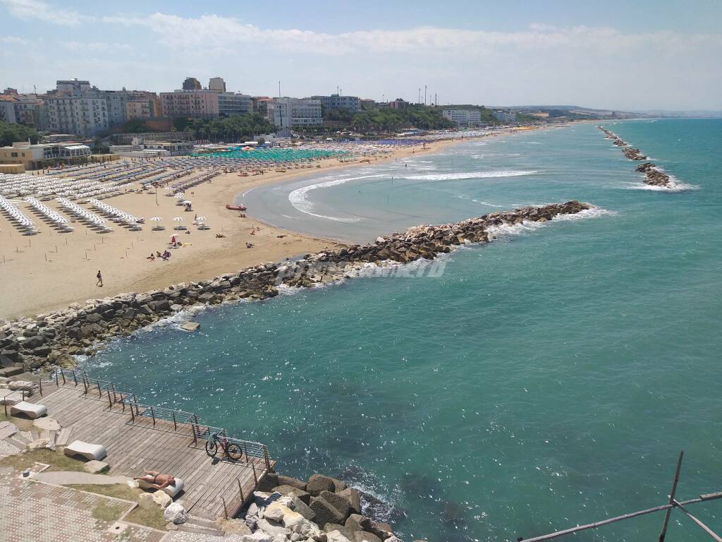 spiaggia mare termoli passeggiata piè di castello 