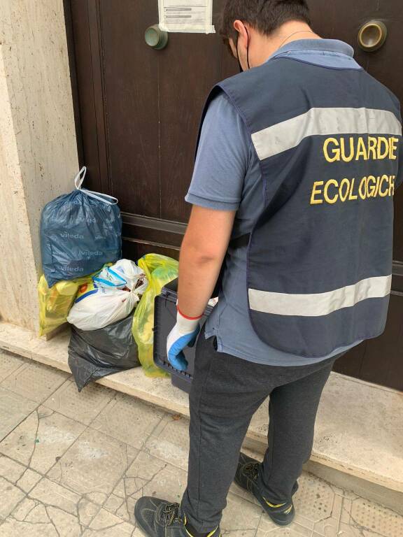 Guardie ecologiche rifiuti abbandonati Termoli