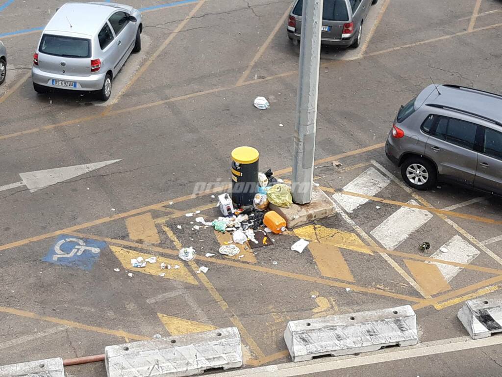 Immondizia rifiuti porto Termoli