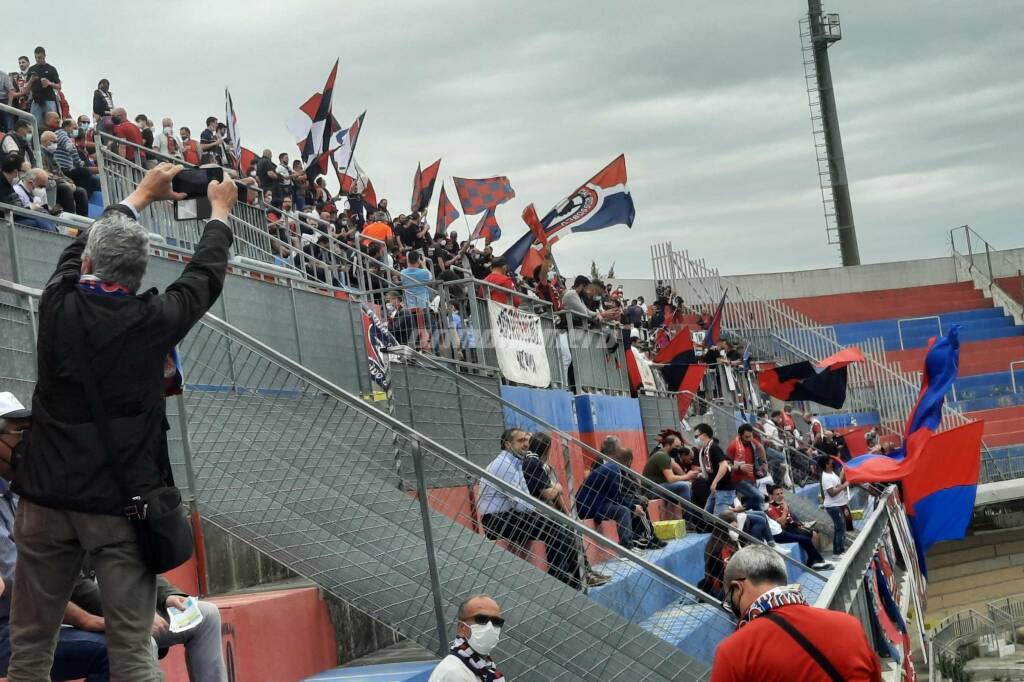 Tifosi curva Campobasso 