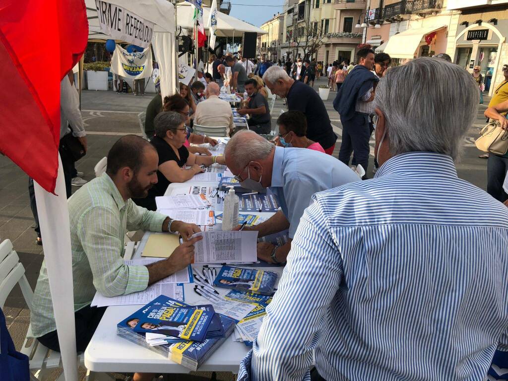 gazebo lega referendum giustizia salvini