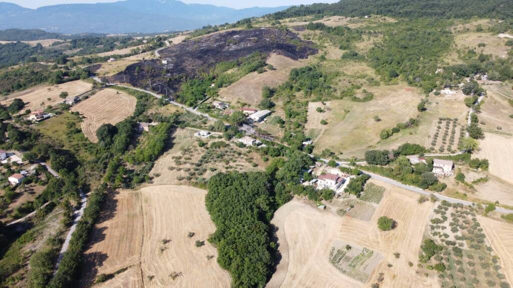 Mirabello collina Santa Maria di Monteverde incendio area distrutta
