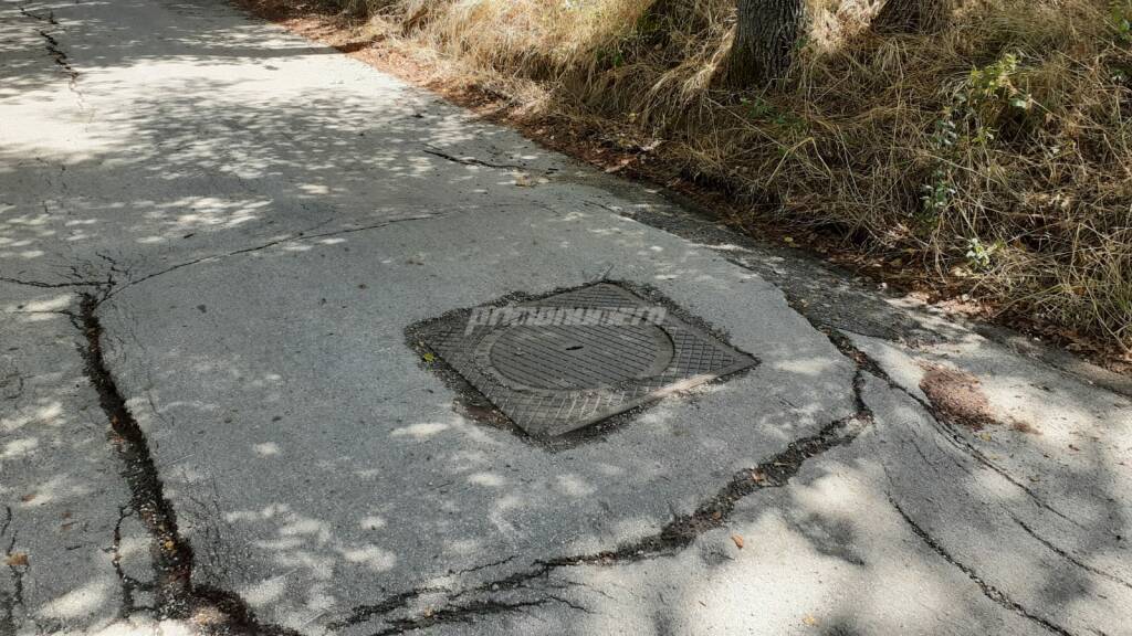 Campobasso, strada disastrata in contrada Cese