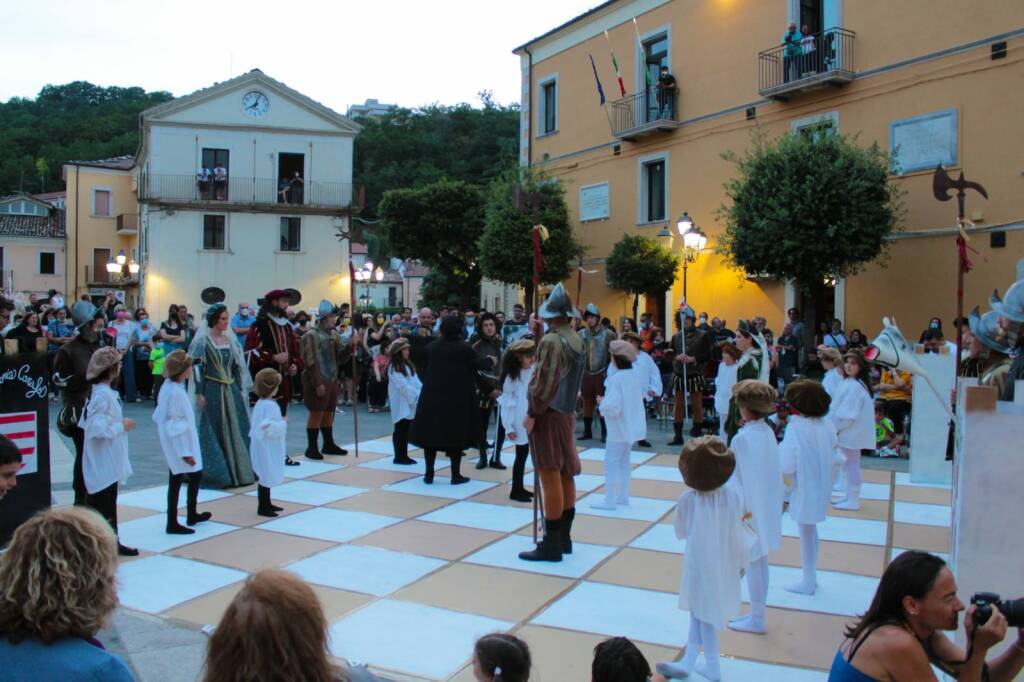 Sepino, sfilata Crociati e Trinitari 