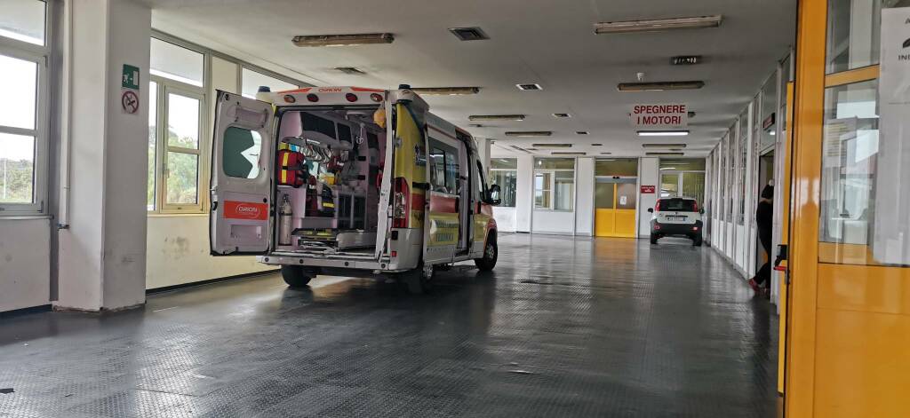 Ambulanza ospedale San Timoteo 