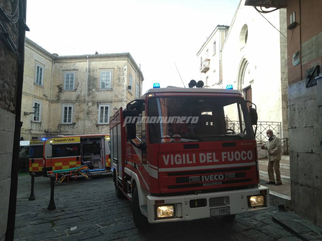 Centro storico Campobasso Ambulanza 118 vigili del fuoco