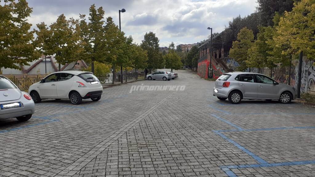 Parcheggi università viale manzoni