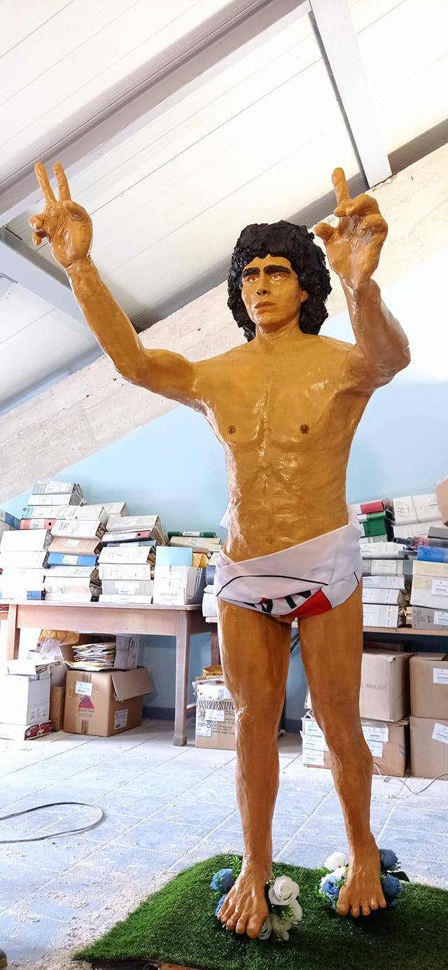Maradona statua a Castellino sul Biferno