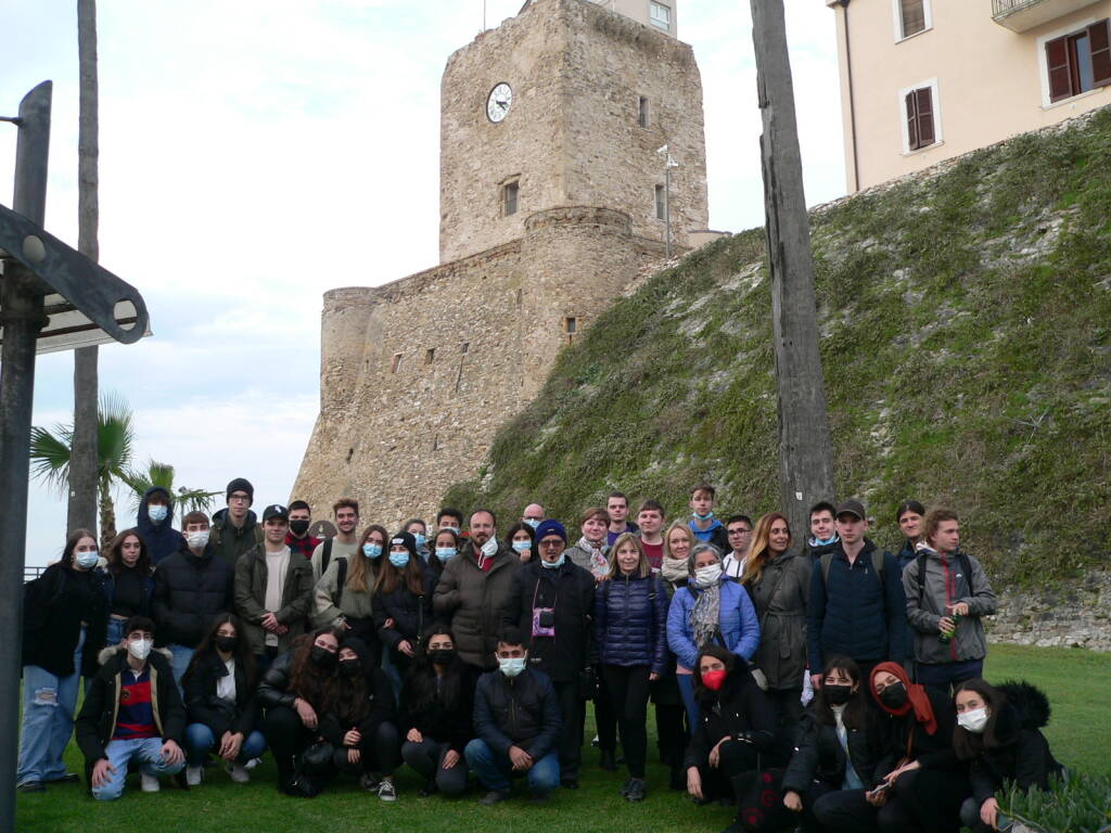 studenti erasmus borgo castello visita archeoclub