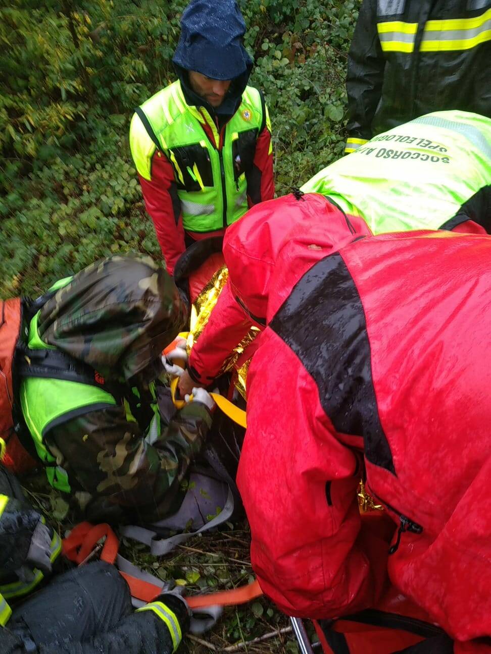 persona ritrovata bojano soccorso alpino barella