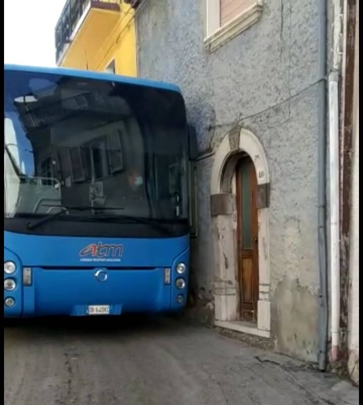Autobus atm case Rovcavivara