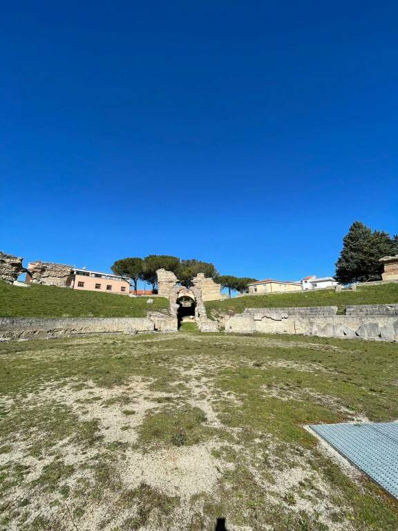 anfiteatro e sito archeologico liceo d'ovidio alunni