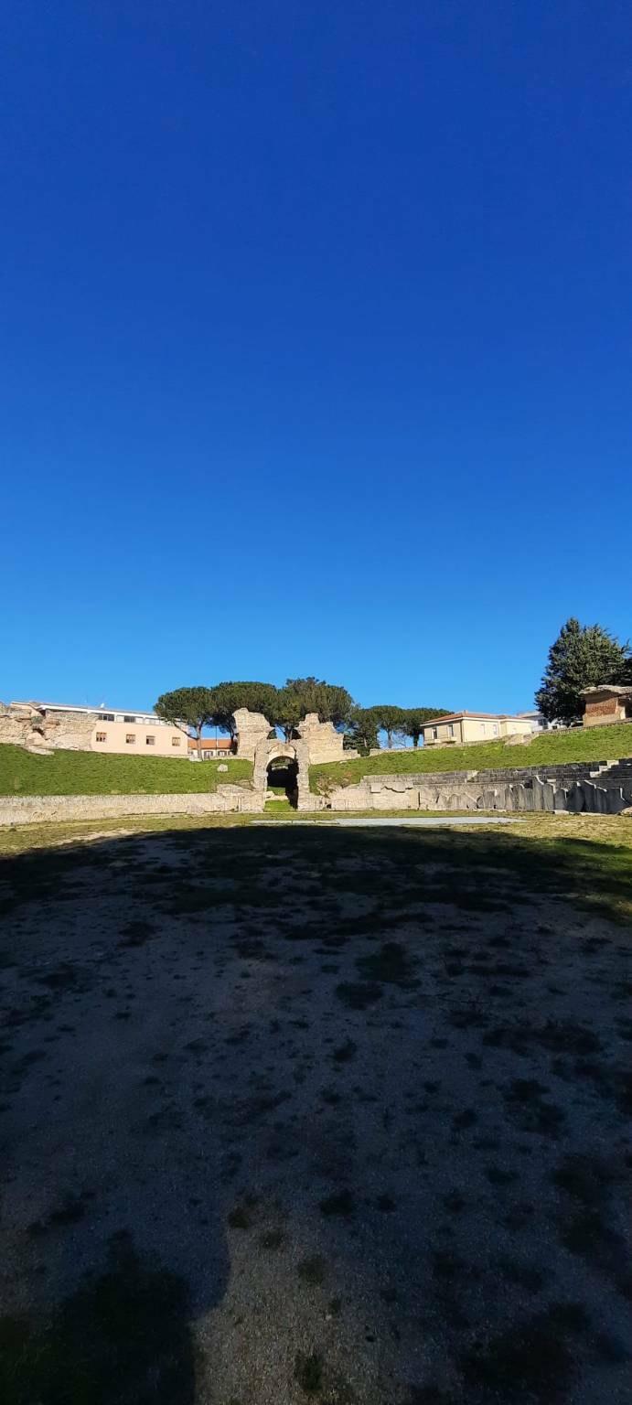 anfiteatro e sito archeologico liceo d'ovidio alunni