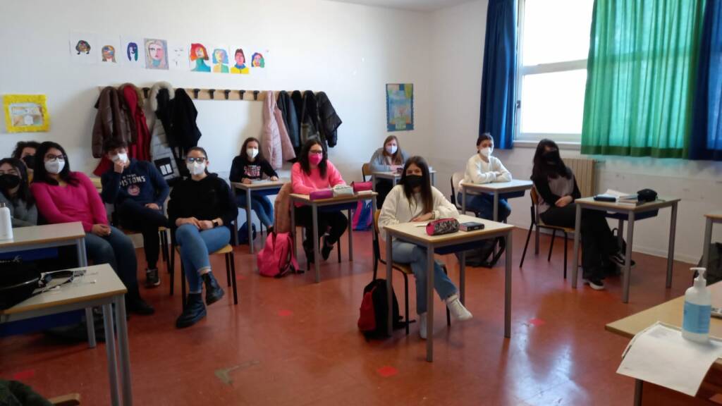 studenti liceo d ovidio