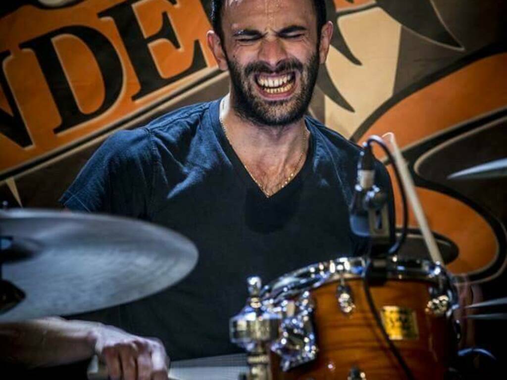 Daniele Antenucci musicista batterista 