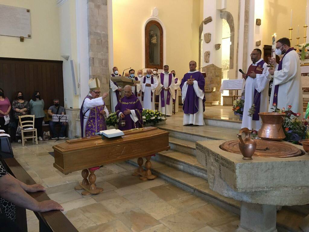 Funerali don Antonio Antenucci