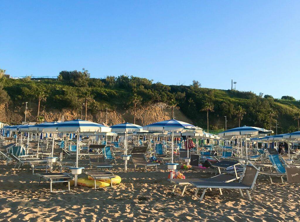 ombrelloni spiaggia litorale nord