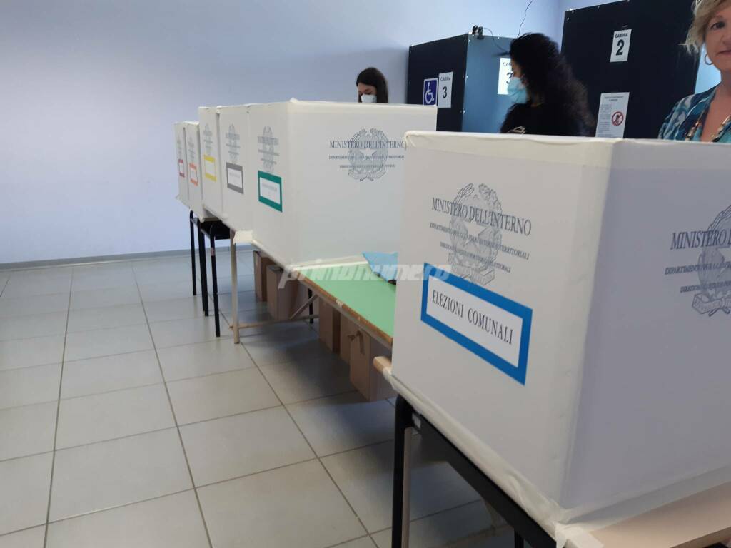 Elezioni comunali e referendum 2022 seggio Petacciato